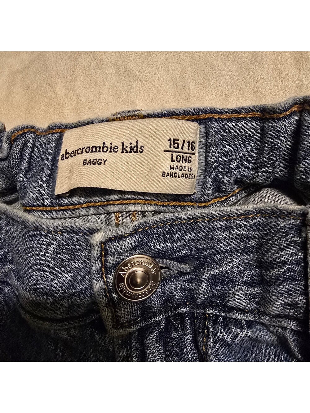 Abercrombie Kids Baggy Jeans Size 15/16 Long Light Wash Denim - Picture 3 of 9